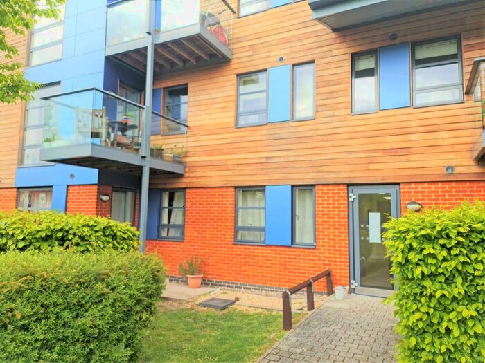 1 Bedroom Apartment To Rent In Chertsey, Surrey, KT16