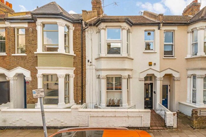 3 Bedroom Flat For Sale In Priory Park Road, Queen's Park, NW6