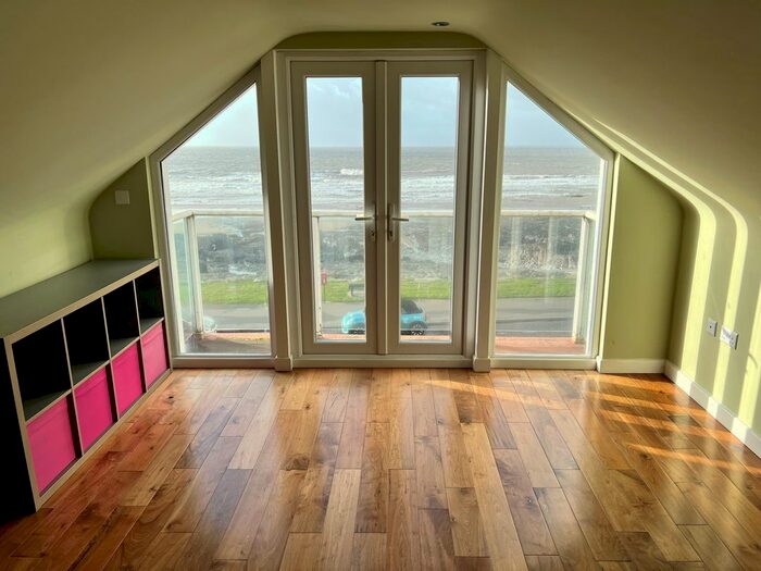 5 Bedroom Detached House To Rent In West Drive, Porthcawl, CF36