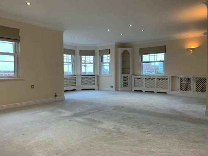 2 Bedroom Flat To Rent In Sea Road, Westgate-On-Sea, CT8