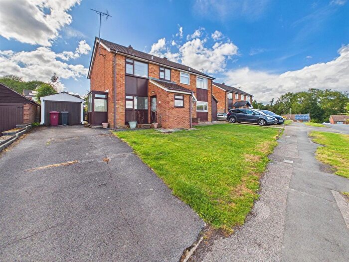 3 Bedroom Semi-Detached House For Sale In Stoneham Close, Tilehurst, Reading, RG30