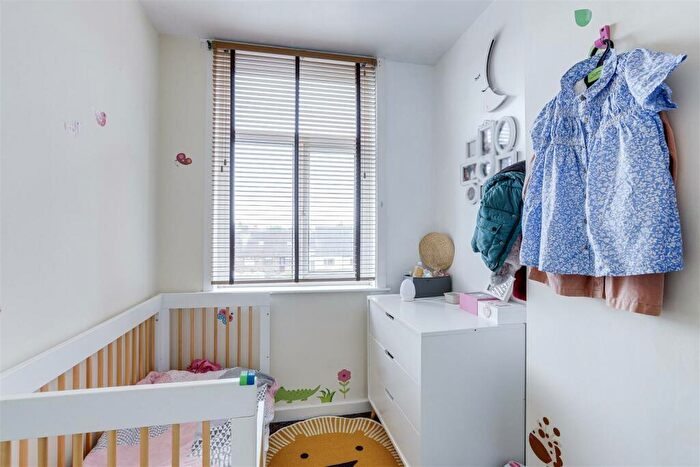 3 Bedroom End Of Terrace House For Sale In Broomhill Road, Bulwell, Nottinghamshire, NG6