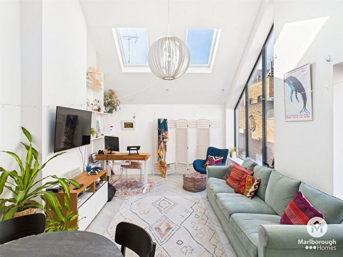 1 Bedroom Detached House To Rent In Voss Street, Bethnal Greeen, London, E2