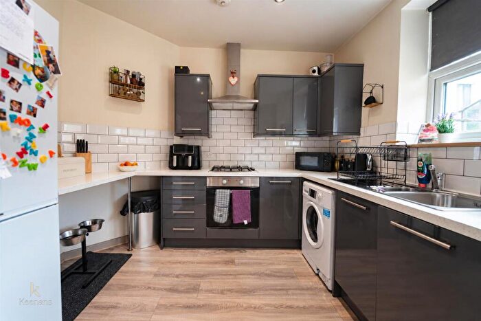 2 Bedroom House For Sale In Rochdale Road, Bacup, OL13