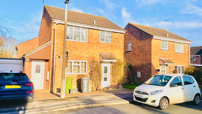 3 Bedroom Detached House To Rent In Selby Crescent, Swindon, SN5