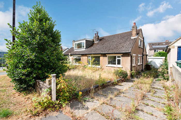 3 Bedroom Semi Detached House For Sale In Primrose Lane, Bingley, West Yorkshire, BD16