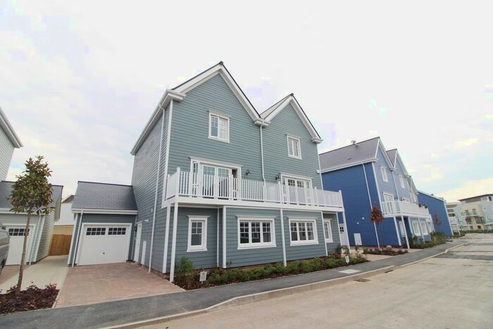 4 Bedroom Town House To Rent In Champlain Street, Reading, RG2