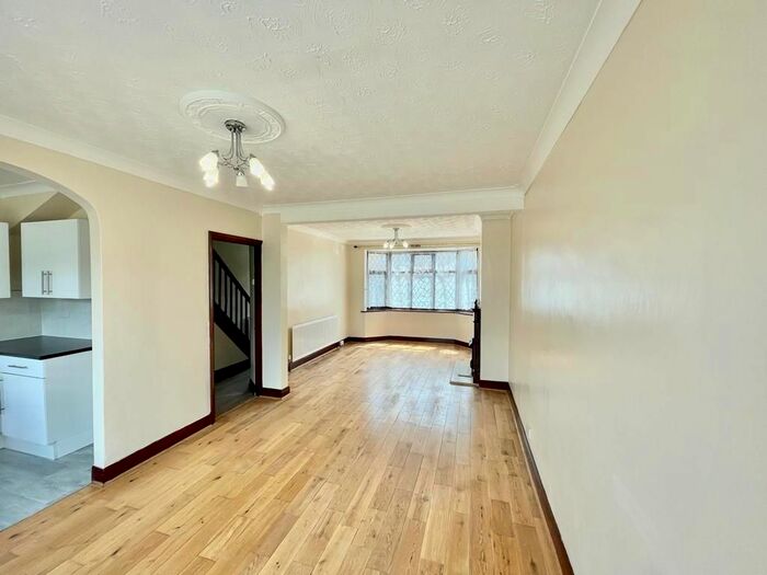 3 Bedroom Terraced House To Rent In London Road, Grays, RM20