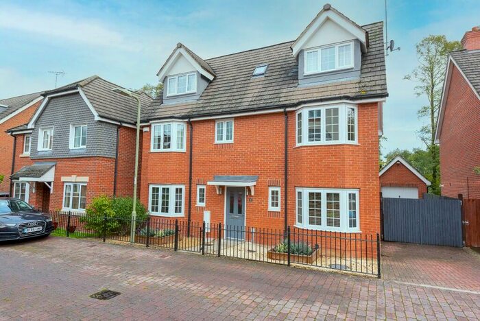 5 Bedroom Detached House To Rent In Athoke Croft, Hook, Hampshire, RG27