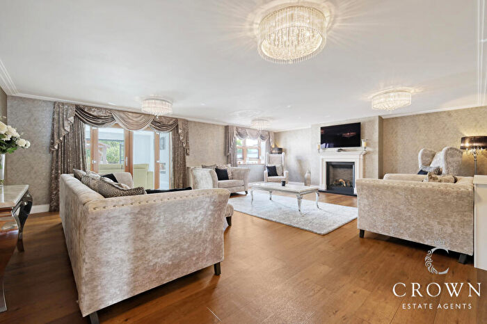 6 Bedroom Detached House For Sale In Ramsden Park Road, Ramsden Bellhouse, Billericay, CM11