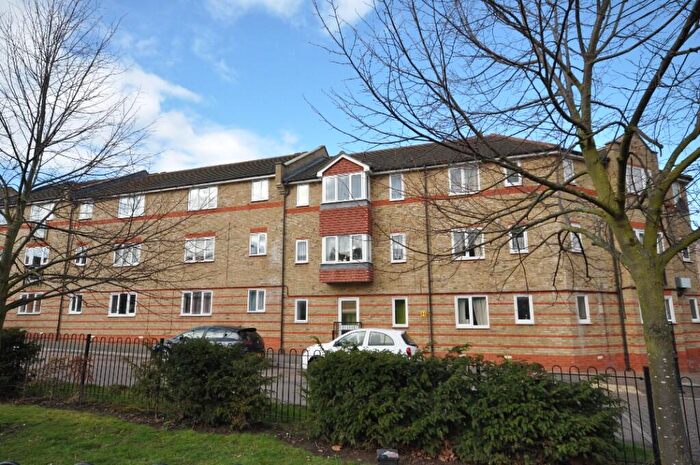 2 Bedroom Flat For Sale In Parkinson Drive, Chelmsford, Essex, CM1