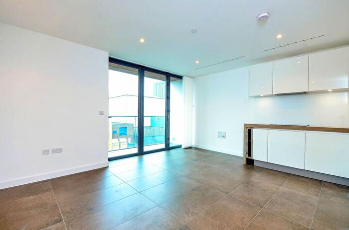 1 Bedroom Flat To Rent In City Road, Clerkenwell, London, EC1V