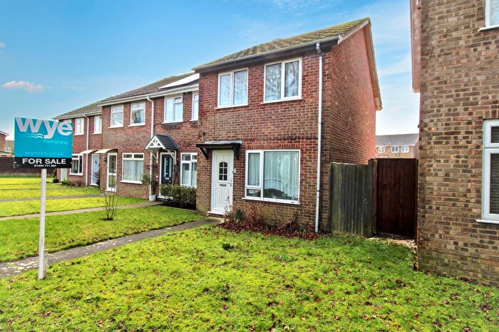 2 Bedroom End Terrace House For Sale In Centre Walk, Hazlemere, HP15