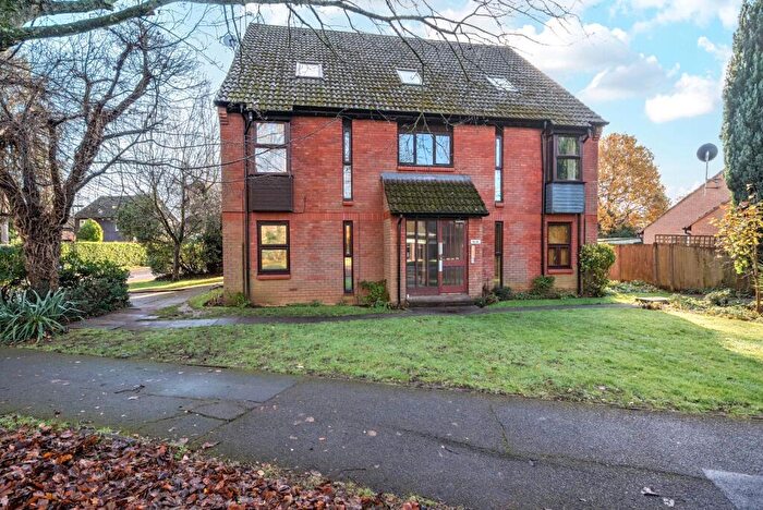 1 Bedroom Flat To Rent In Alterton Close, Woking, GU21