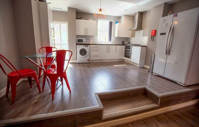 1 Bedroom House To Rent In Aigburth Road, L17