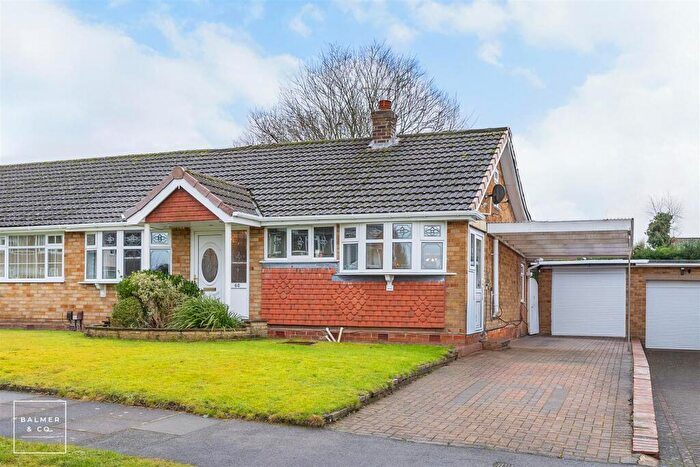2 Bedroom Semi-Detached Bungalow For Sale In Treen Road, Tyldesley, M29