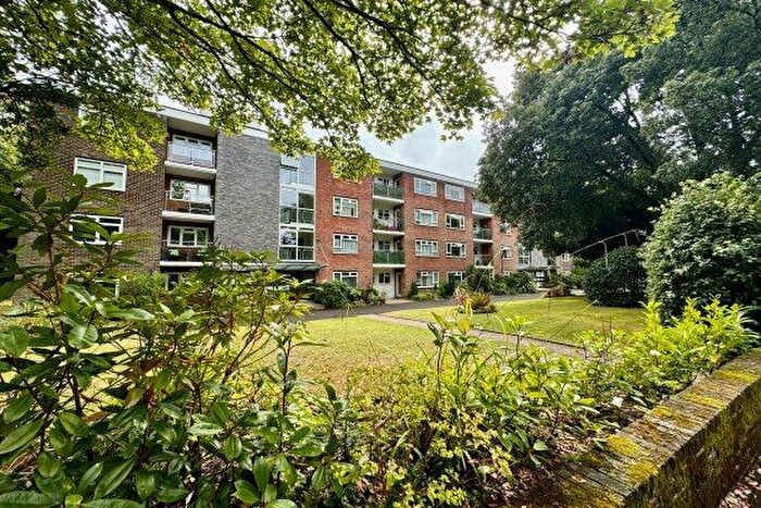 1 Bedroom Flat To Rent In Chine Crescent Road, Bournemouth, BH2