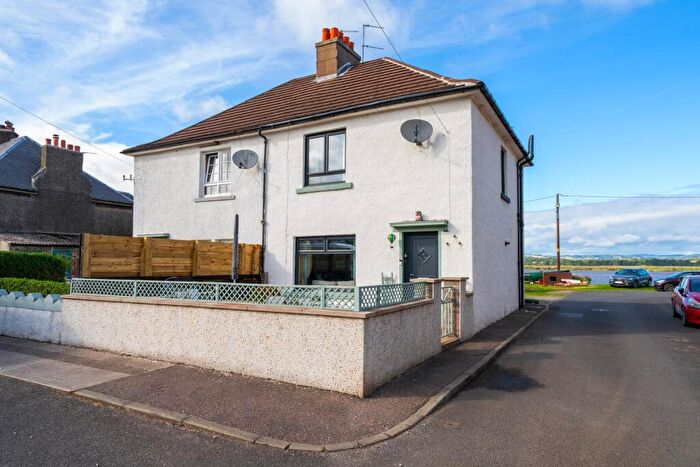 3 Bedroom Semi-Detached House For Sale In York Place, Newburgh, KY14