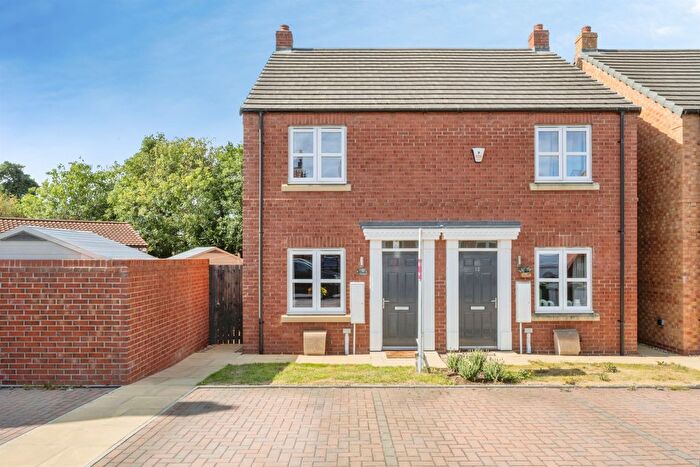 2 Bedroom Semi-Detached House For Sale In The Hedgerows, Eggborough, Goole, DN14