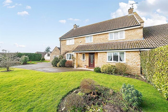 6 Bedroom Semi-Detached House For Sale In Coat, Martock, TA12