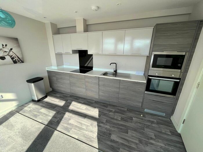 1 Bedroom Flat To Rent In Apartments North, Bond Street, Hull, East Riding Of Yorkshire, HU1