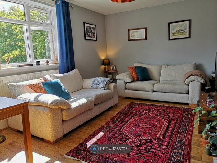 2 Bedroom Flat To Rent In Wansbeck Close, Stretford M32