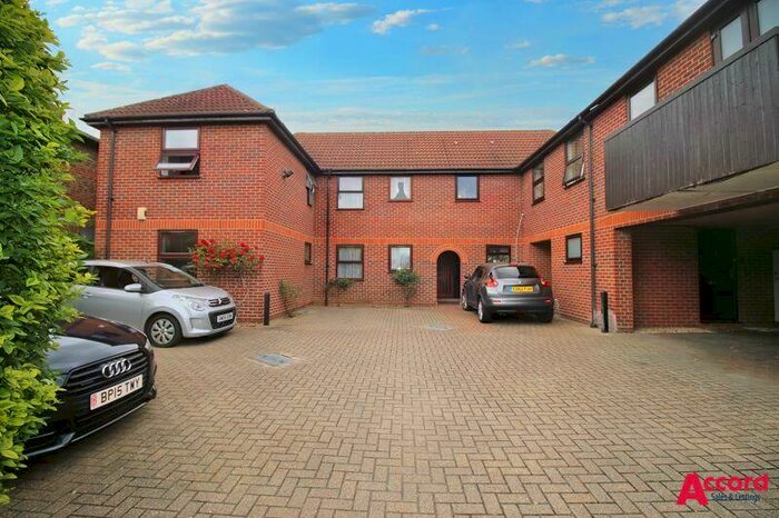 1 Bedroom Flat To Rent In Richmond Road, Romford, RM1