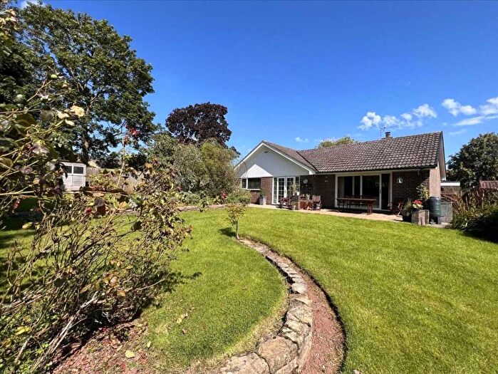 3 Bedroom Detached House For Sale In Poplars Close, Keyworth, Nottingham, NG12