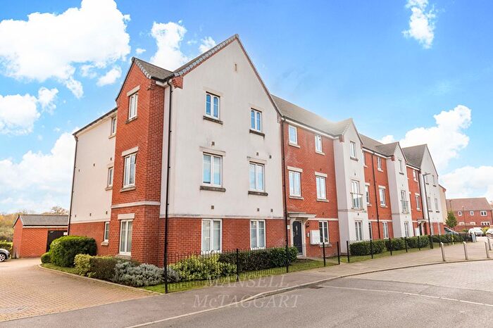 2 Bedroom Flat For Sale In Cornwell Avenue, Crawley, RH10