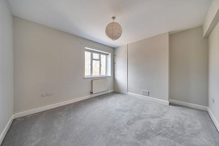2 Bedroom Flat To Rent In Lambeth Road, Regina Court, SE1