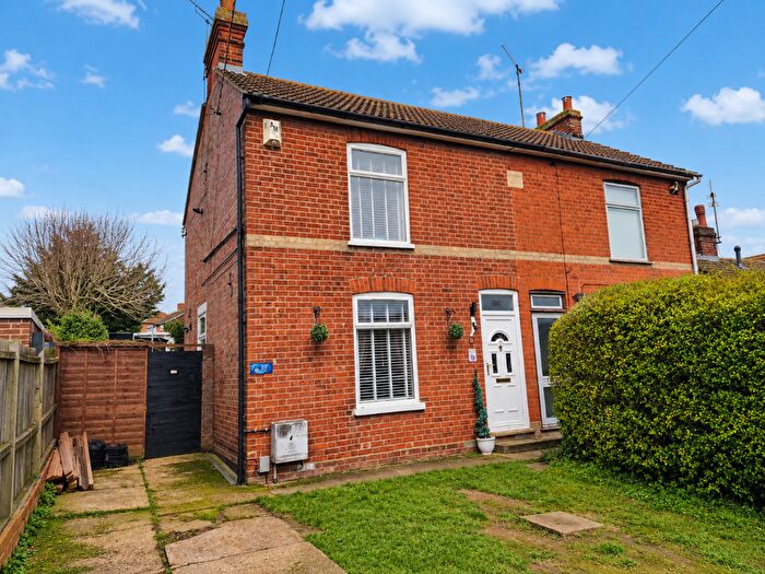 3 Bedroom Semi-Detached House For Sale In Henniker Road, Ipswich, Suffolk, IP1