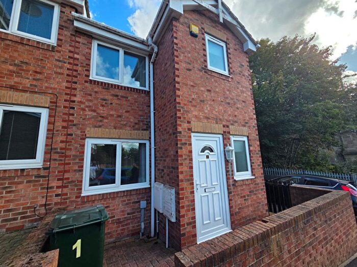 3 Bedroom End Of Terrace House To Rent In Millers Bank, Wallsend, NE28