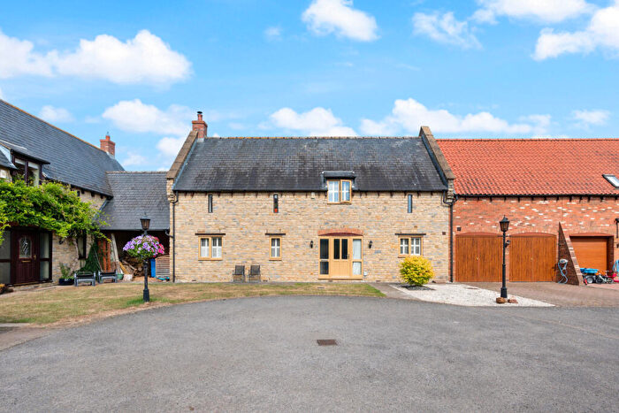 4 Bedroom Barn Conversion For Sale In High Street, Burton Latimer, NN15