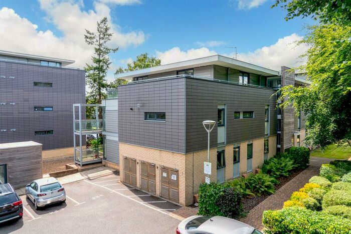 1 Bedroom Apartment To Rent In Newsom Place, Manor Road, St. Albans, AL1