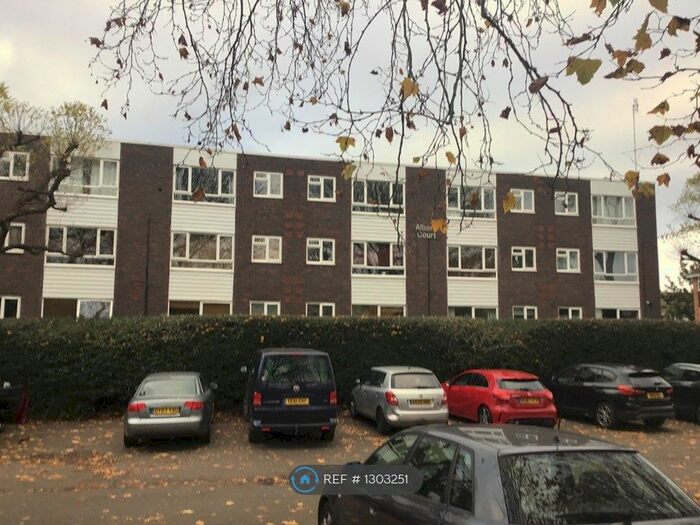 1 Bedroom Flat To Rent In Albany Court, Richmond, TW10