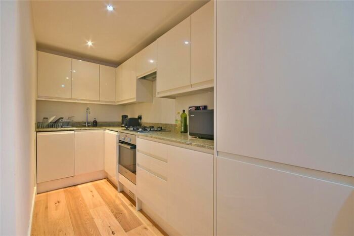 1 Bedroom Flat To Rent In Buckhurst Street, Bethnal Green, E1