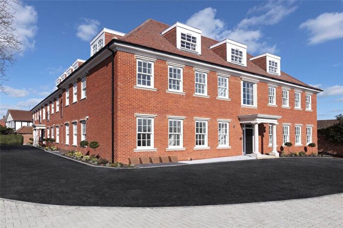 3 Bedroom Apartment To Rent In Manor Road, Chigwell, Essex, IG7