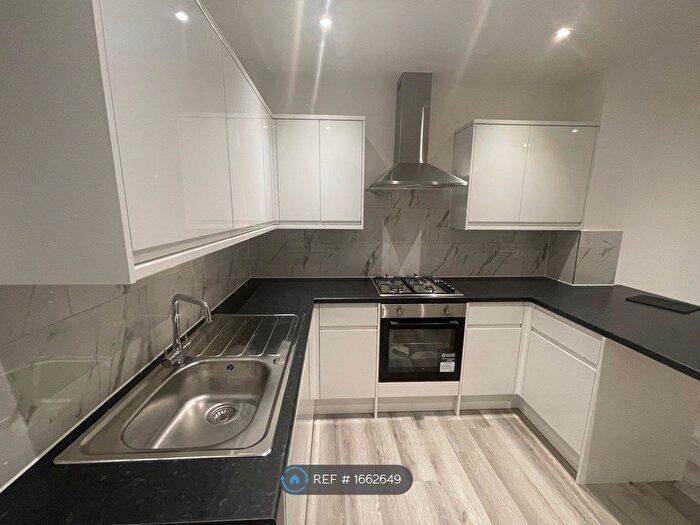 5 Bedroom Terraced House To Rent In Liverpool Road, Reading, RG1