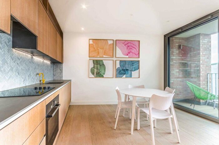 2 Bedroom Flat To Rent In Wadeson Street, Bethnal Green, London, E2