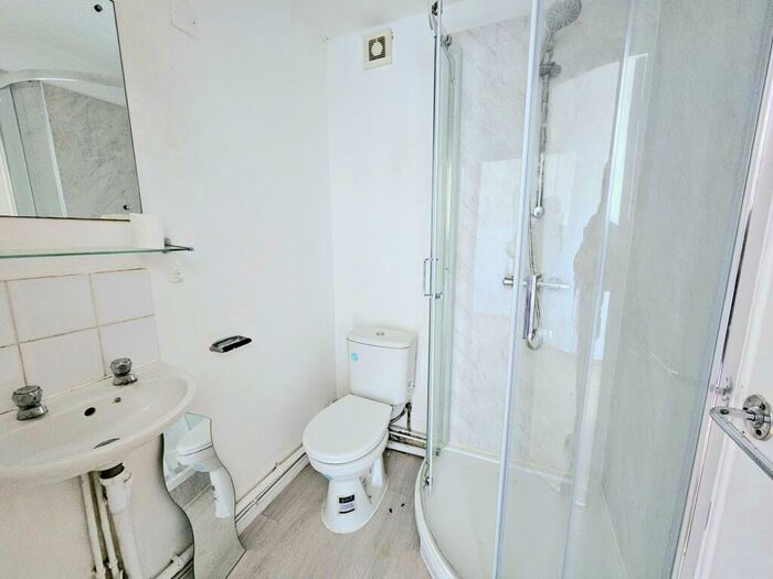 Flat To Rent In Faraday House, Hornsey Lane, Highgate, N6