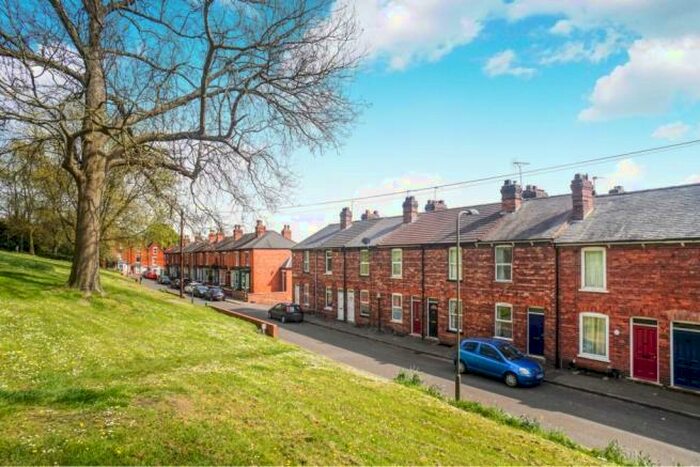 2 Bedroom House To Rent In Lindum Avenue, Lincoln, LN2