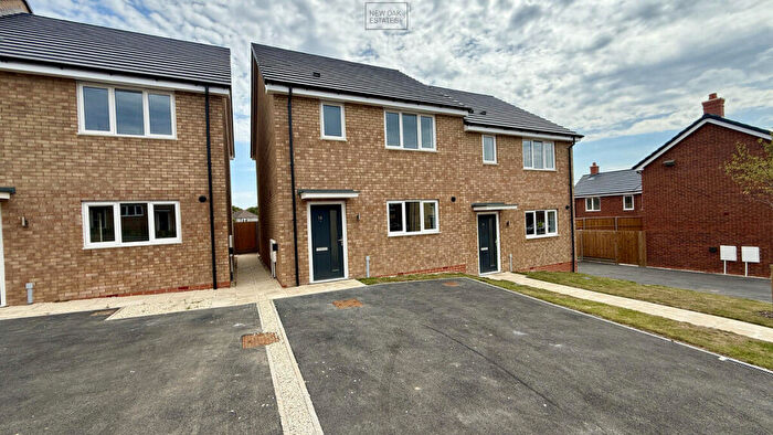 3 Bedroom Semi-Detached House For Sale In Beeley Close, North Wingfield, S42