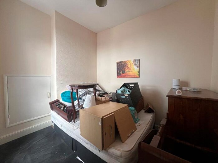 2 Bedroom Flat For Sale In Flat, Chester Road North, Sutton Coldfield, B73