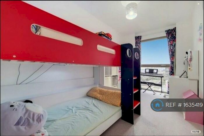 3 Bedroom Flat To Rent In Tiller House, London, E6