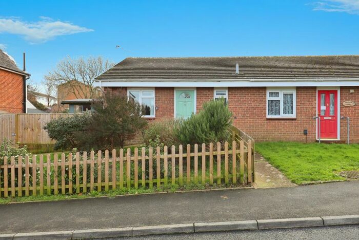 1 Bedroom Bungalow To Rent In Bellevue Road, Cowes, PO31