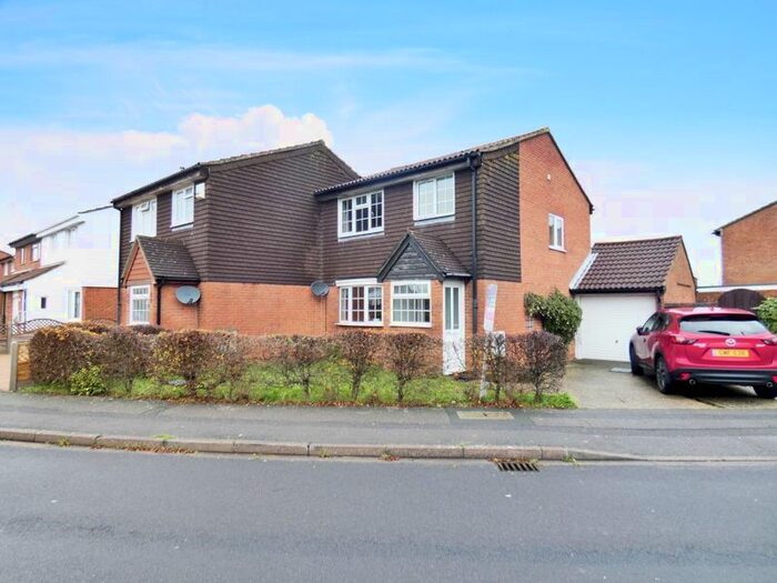 3 Bedroom Semi-Detached House To Rent In Victory Road, Stubbington, Fareham PO14