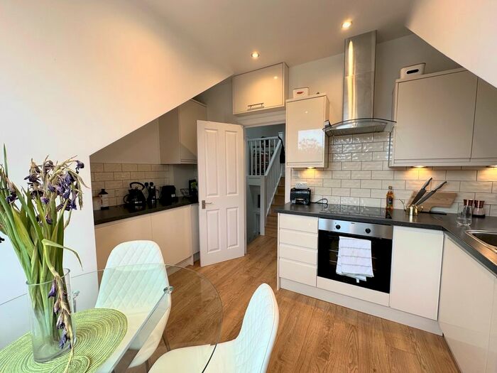 1 Bedroom Flat To Rent In Muswell Hill Broadway, Muswell Hill, London, N10