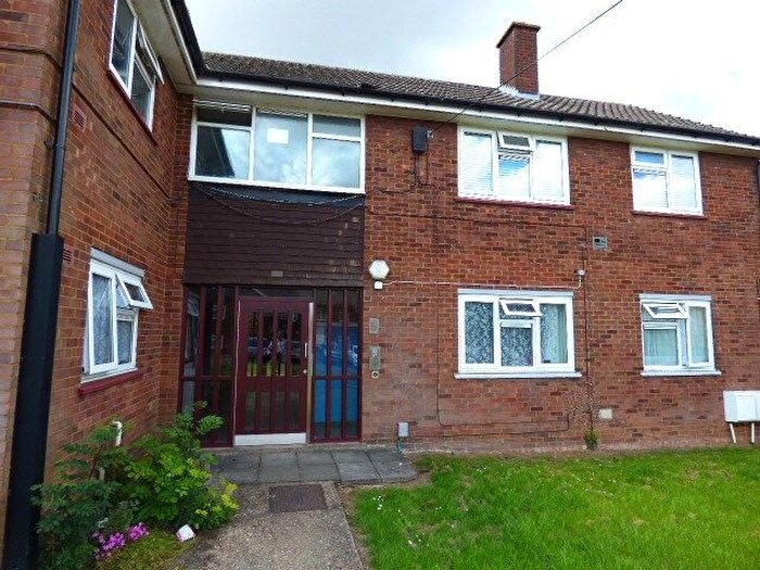 1 Bedroom Flat To Rent In Pond Close, Luton, LU4
