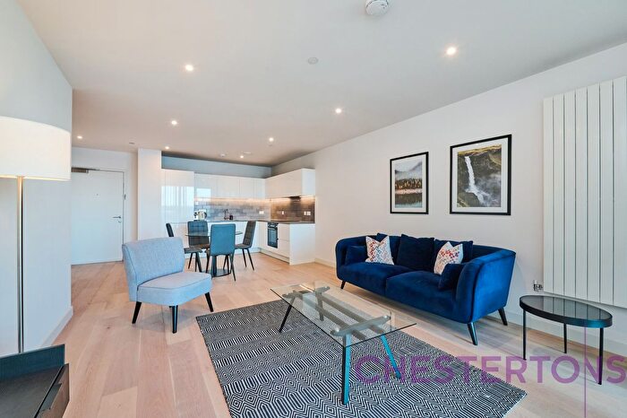 2 Bedroom Flat To Rent In Bonnet Street, Silvertown, E16