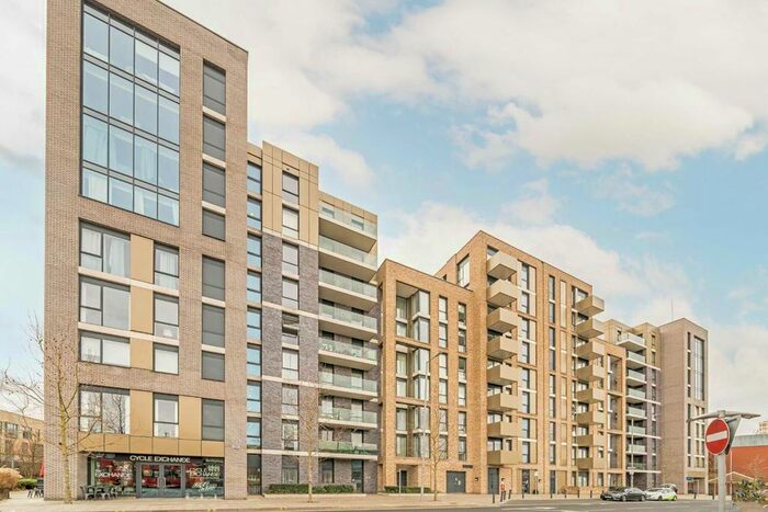 1 Bedroom Flat To Rent In Queenshurst Square, Kingston Upon Thames, KT2